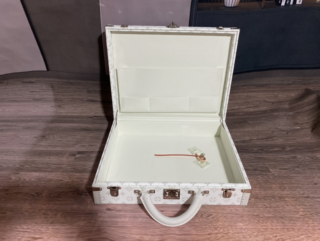 Bagsaaa L0vis Vvtt0n Bisten 50 - 51 x 40 x 18.5 cm
