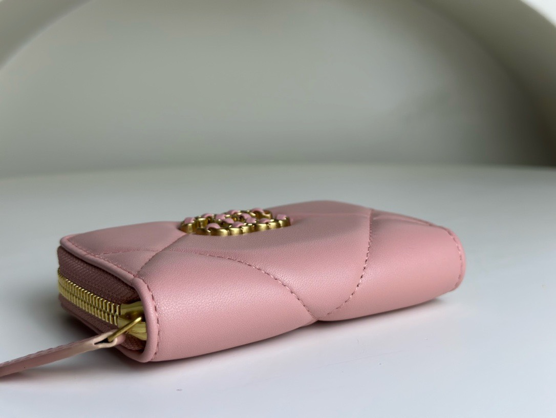 Bagsaaa Chane 19 Coin Purse Pink Gold Hardware - 7.5×2×11.cm