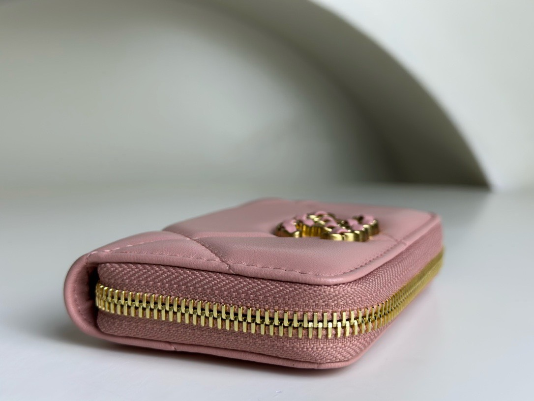 Bagsaaa Chane 19 Coin Purse Pink Gold Hardware - 7.5×2×11.cm
