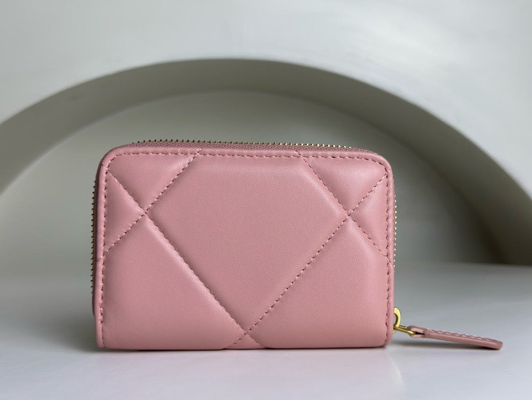 Bagsaaa Chane 19 Coin Purse Pink Gold Hardware - 7.5×2×11.cm