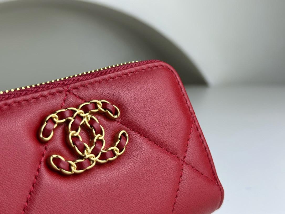 Bagsaaa Chane 19 Coin Purse Red Gold Hardware - 7.5×2×11.cm