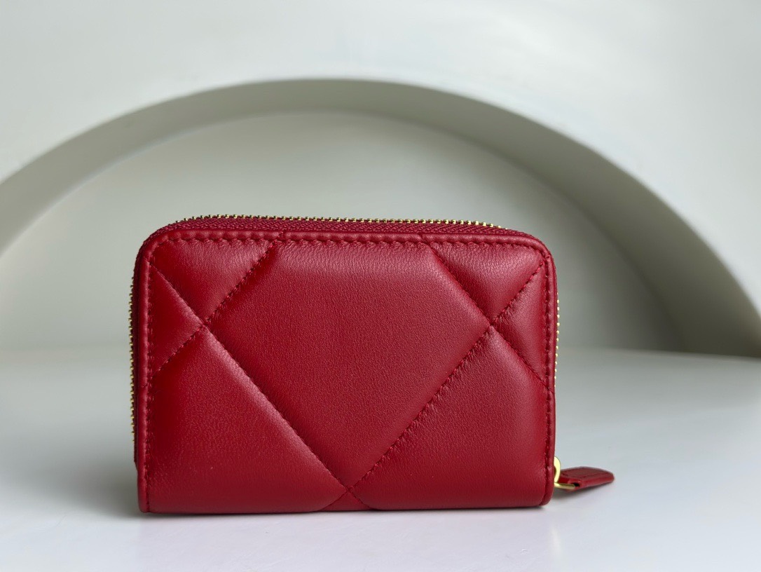 Bagsaaa Chane 19 Coin Purse Red Gold Hardware - 7.5×2×11.cm