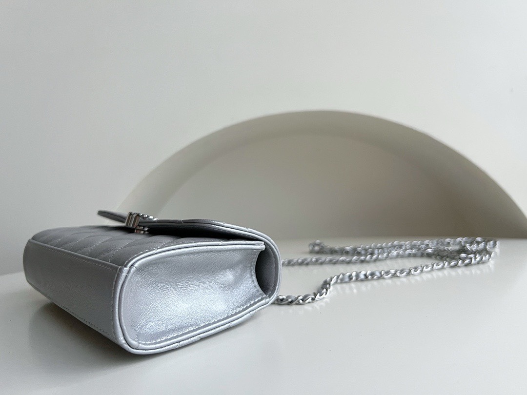 Bagsaaa Ch**el Top Handle Silver Caviar Bag - 18x10x4.5cm