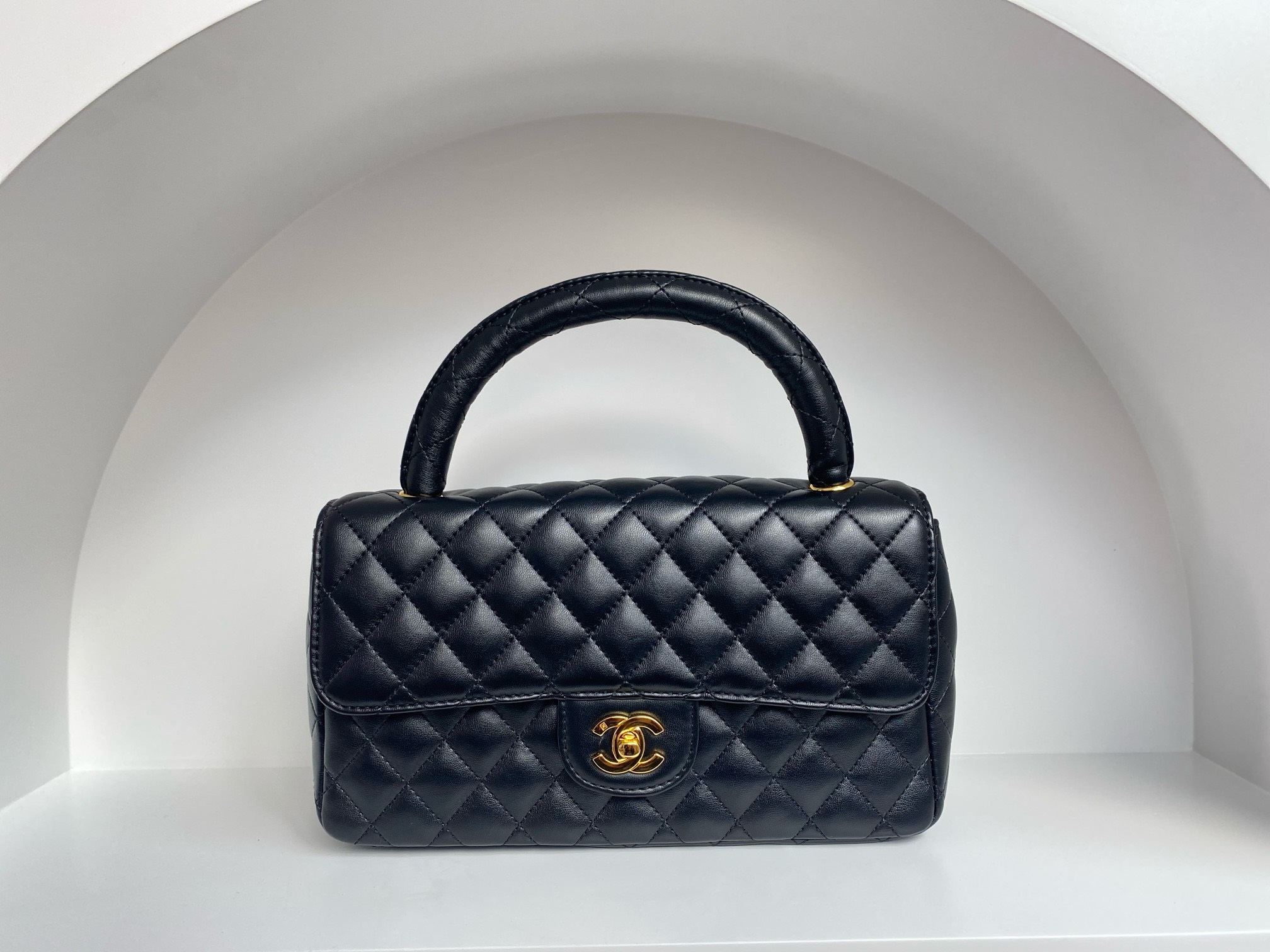 Bagsaaa Ch**el Top Handle Soft Leather Black Medium size - 25cm