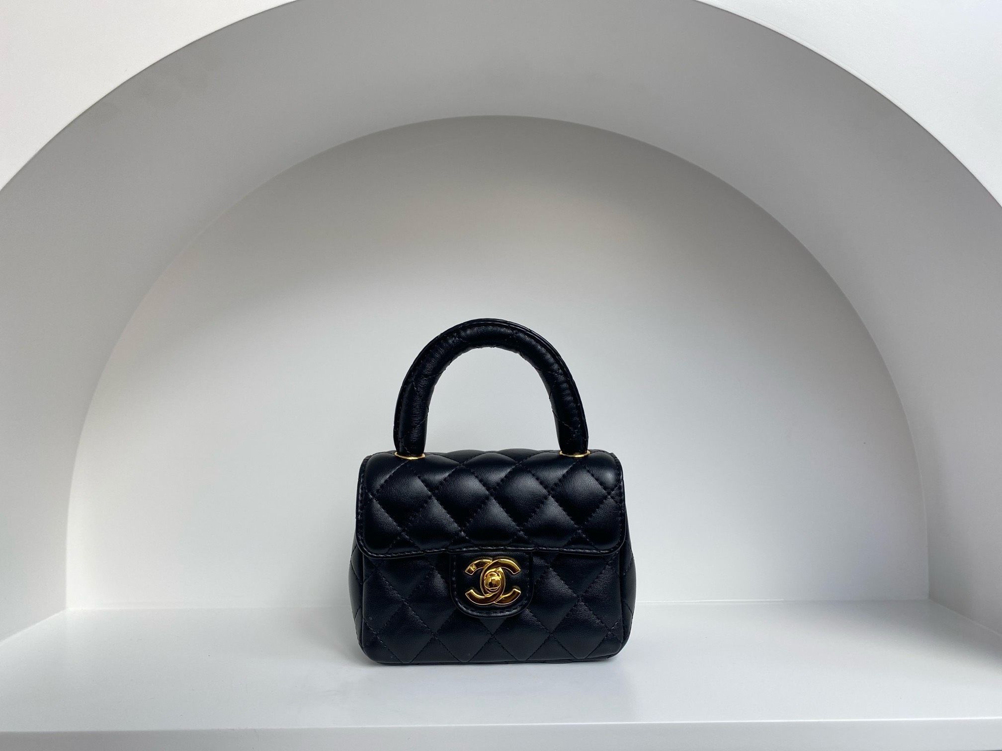 Bagsaaa Ch**el Top Handle Soft Leather Black Mini size - 18cm