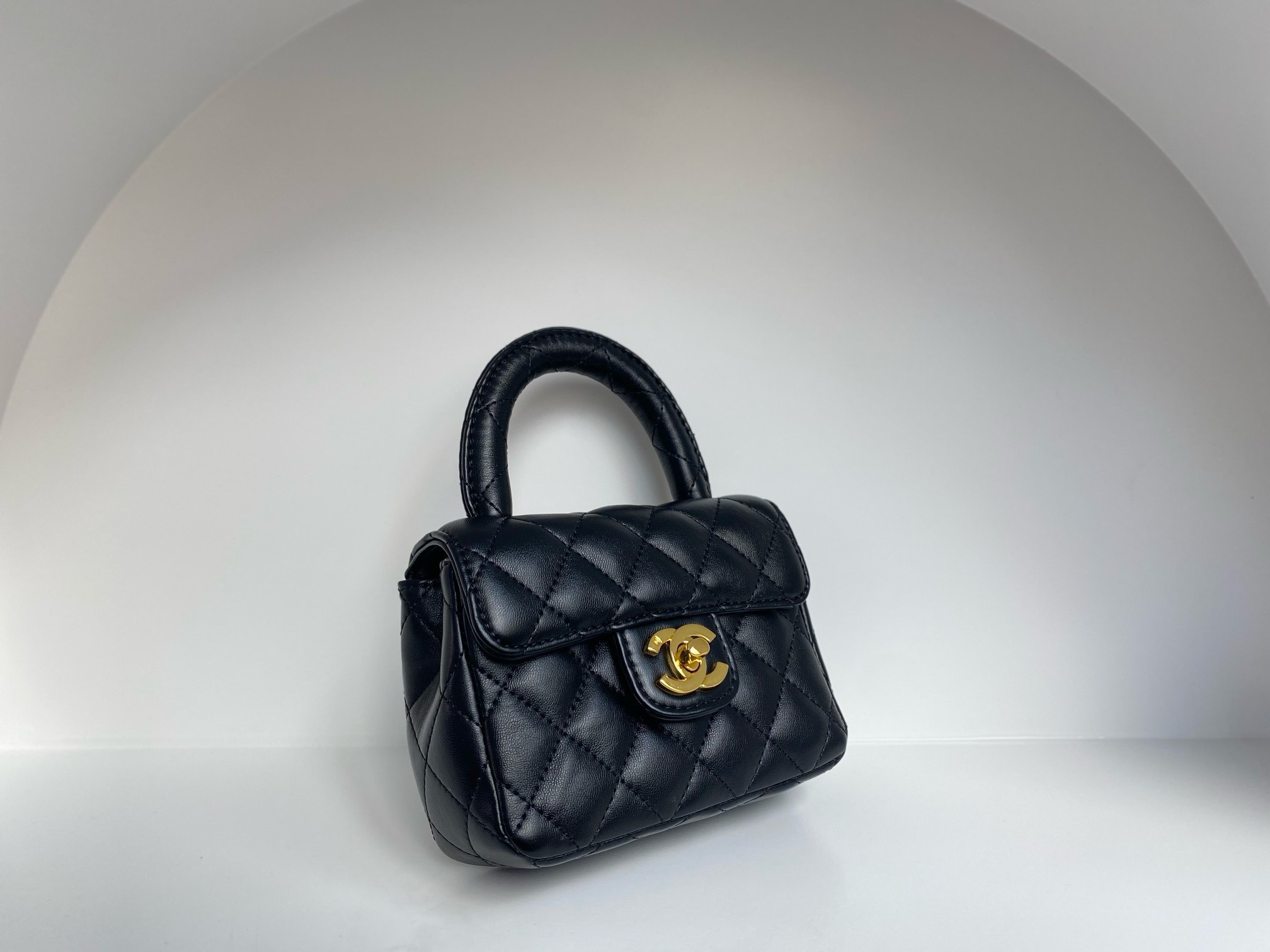 Bagsaaa Ch**el Top Handle Soft Leather Black Mini size - 18cm