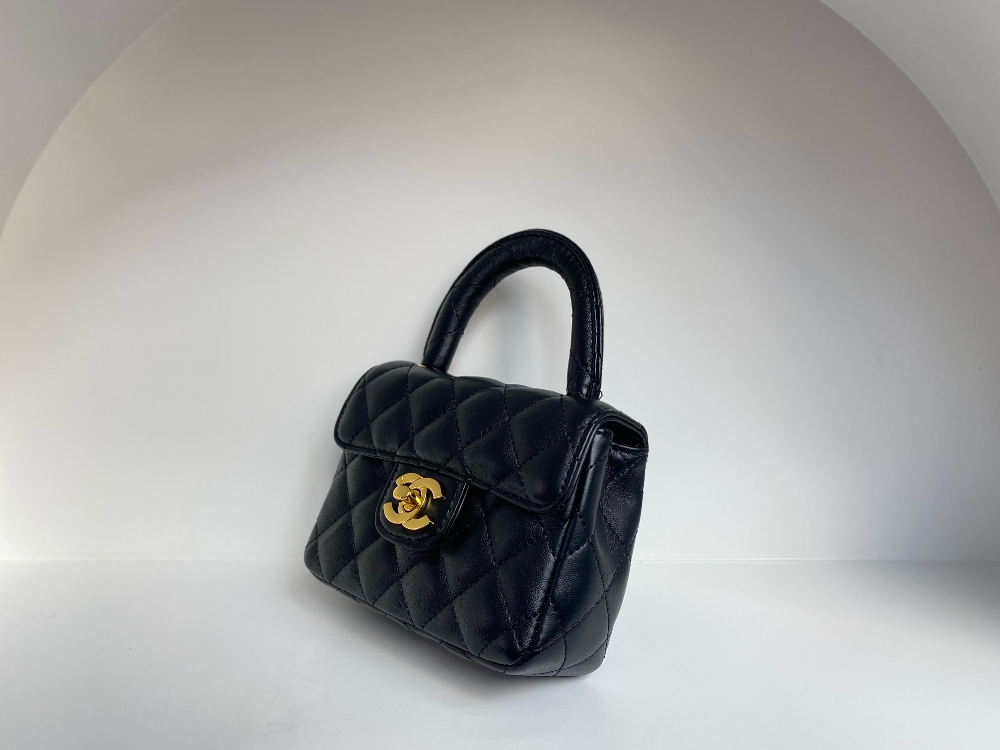 Bagsaaa Ch**el Top Handle Soft Leather Black Mini size - 18cm