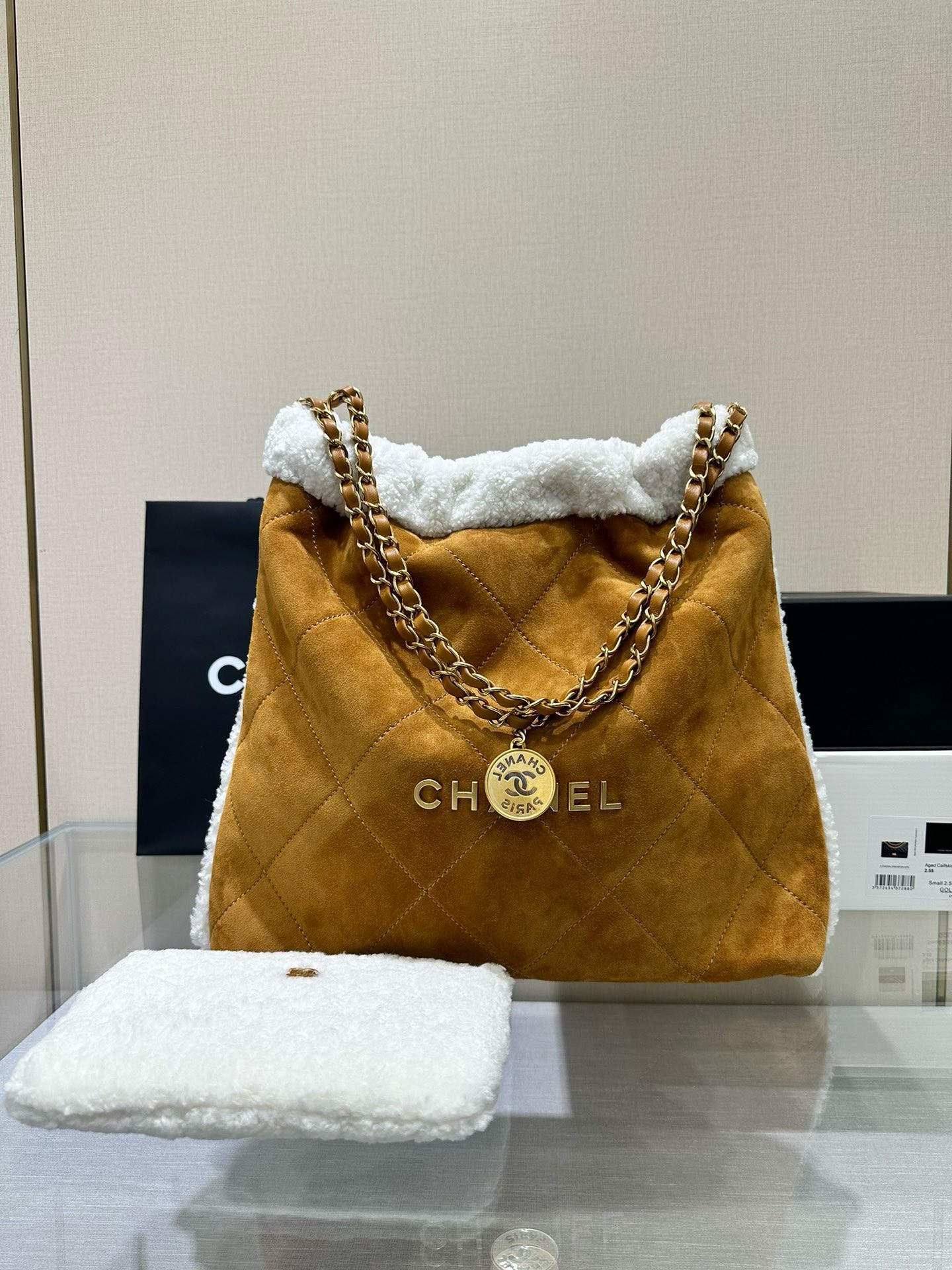 Bagsaaa Ch**el 22 Handbag AS3261 Suede Lambskin Beige & White - 39 × 42 × 8 cm