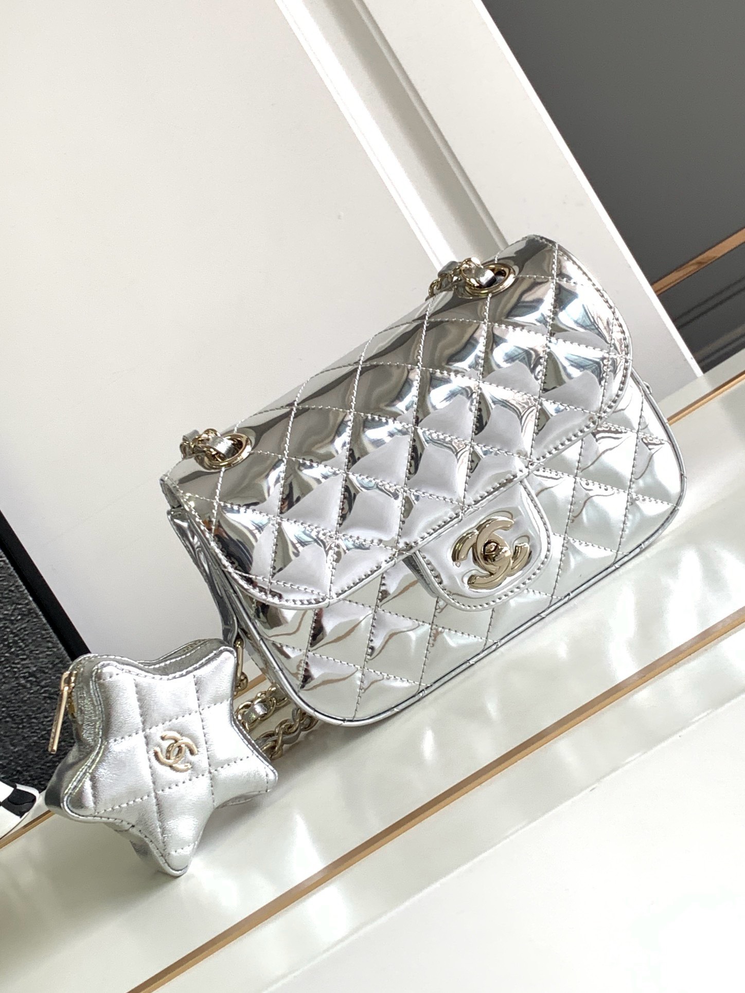Bagsaaa Ch**el 24C Hollywood gold mirror calfskin leather flap bag