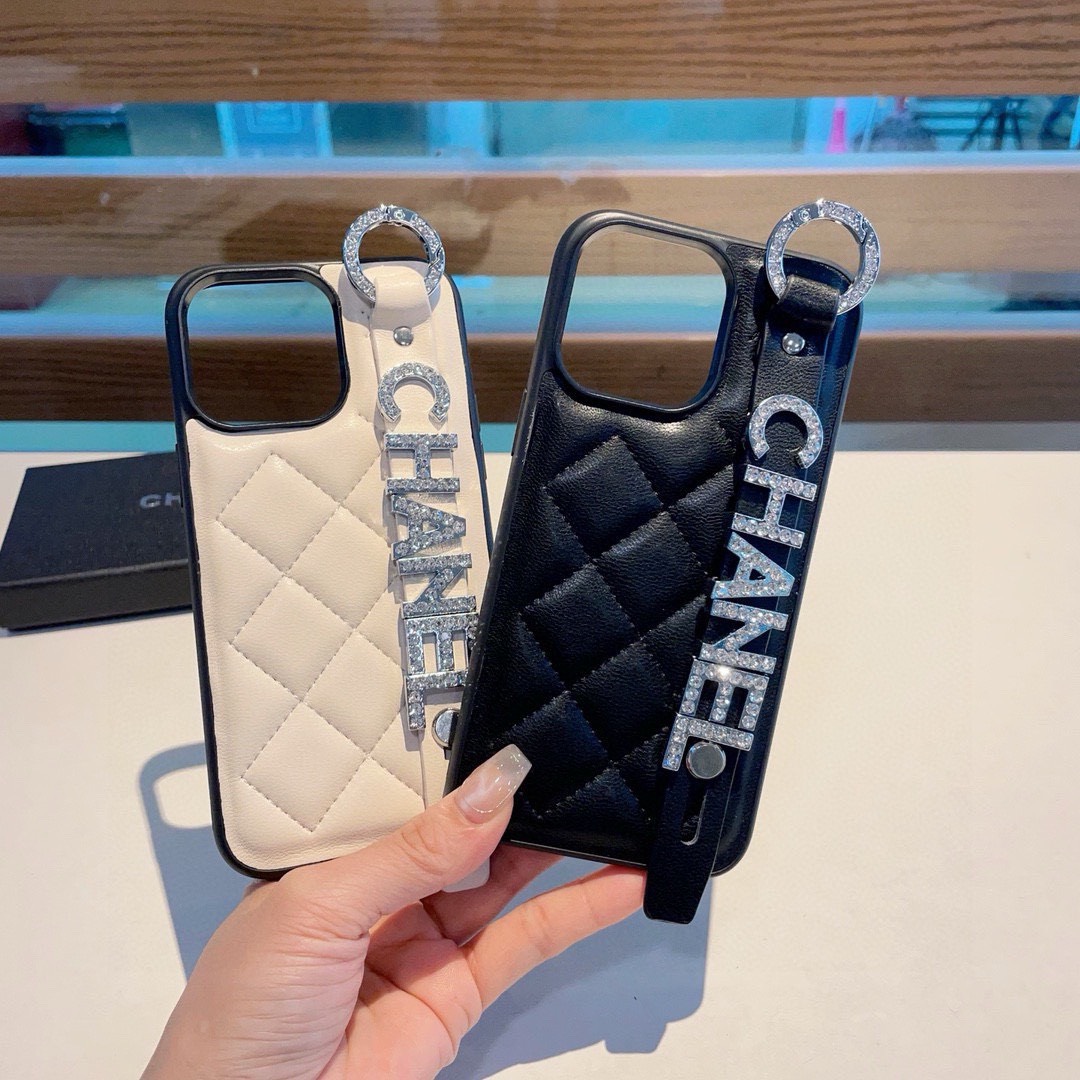 Bagsaaa Ch**el Lambskin Leather With Crystal Logo Phone Case