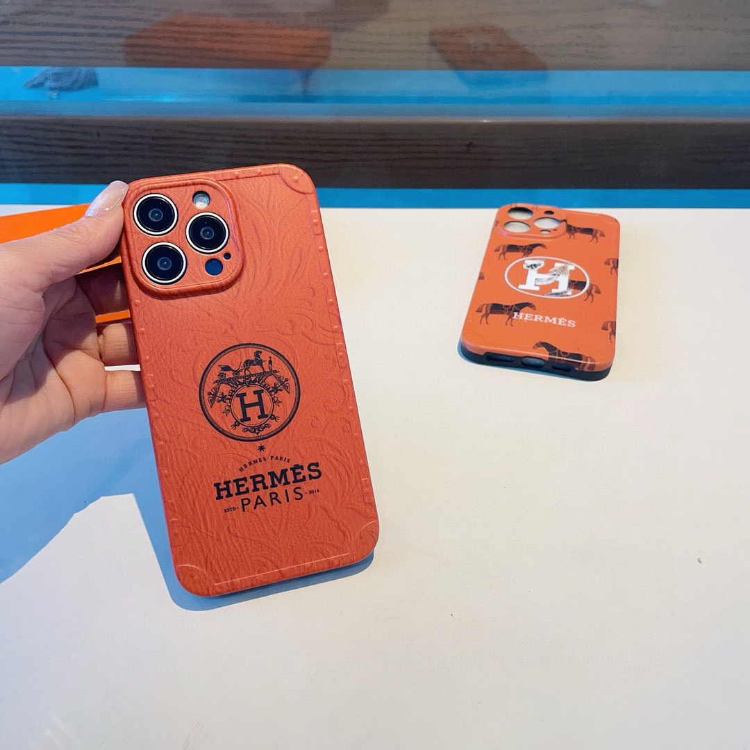 Bagsaaa H**me5 Orange Phone Case