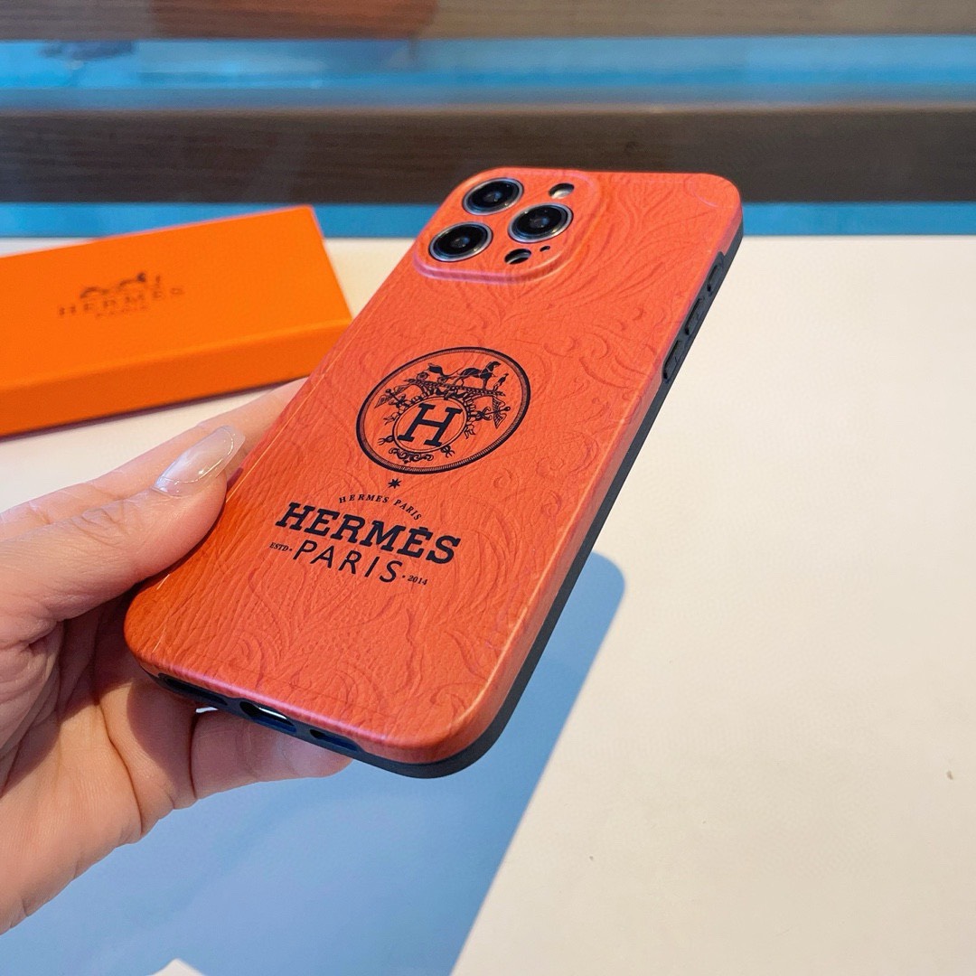 Bagsaaa H**me5 Orange Phone Case