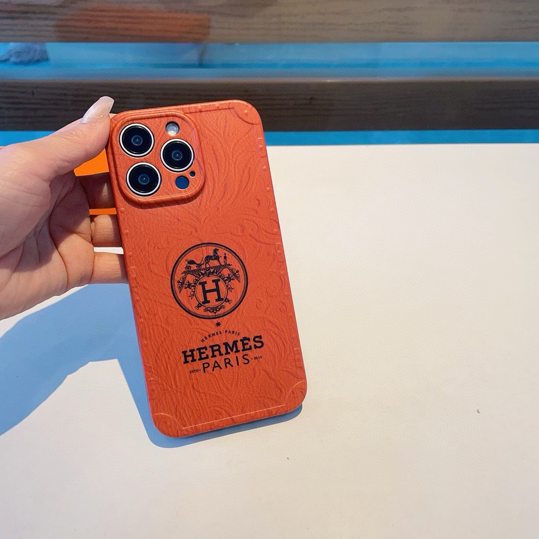 Bagsaaa H**me5 Orange Phone Case