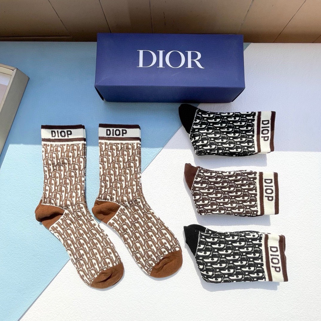 Bagsaaa D10r Oblique Jacquard Brown and Black Socks Set