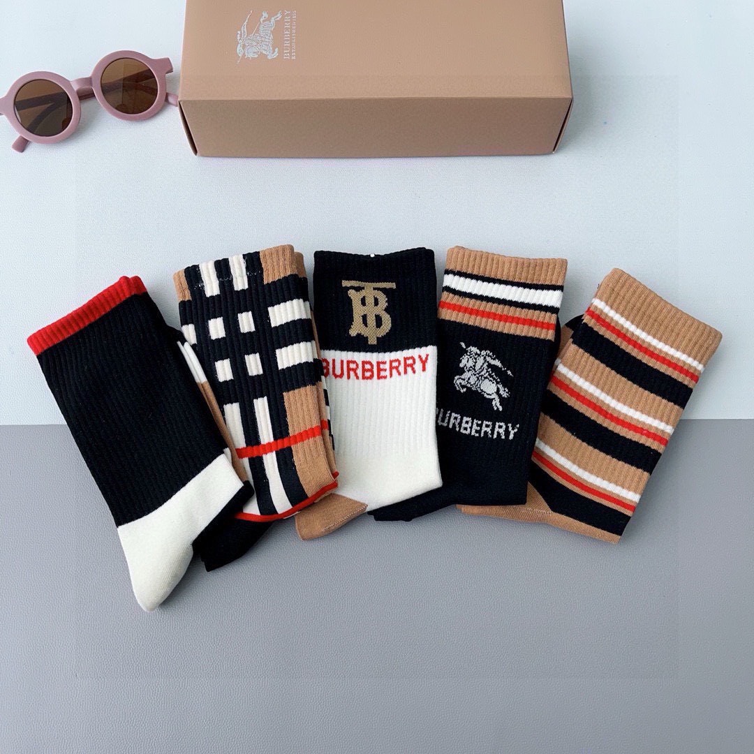 Bagsaaa Bv*b*rry Socks Set