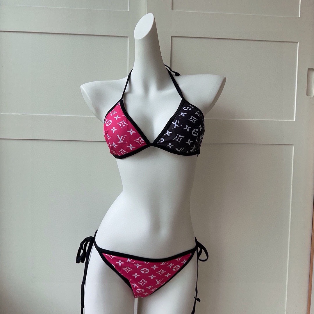 Bagsaaa L0vis Vvtt0n Reversible Black and Pink Bikini
