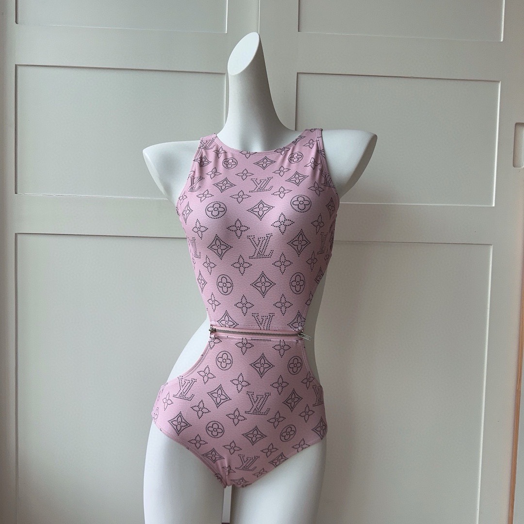 Bagsaaa L0vis Vvtt0n Mahina Pink One Piece
