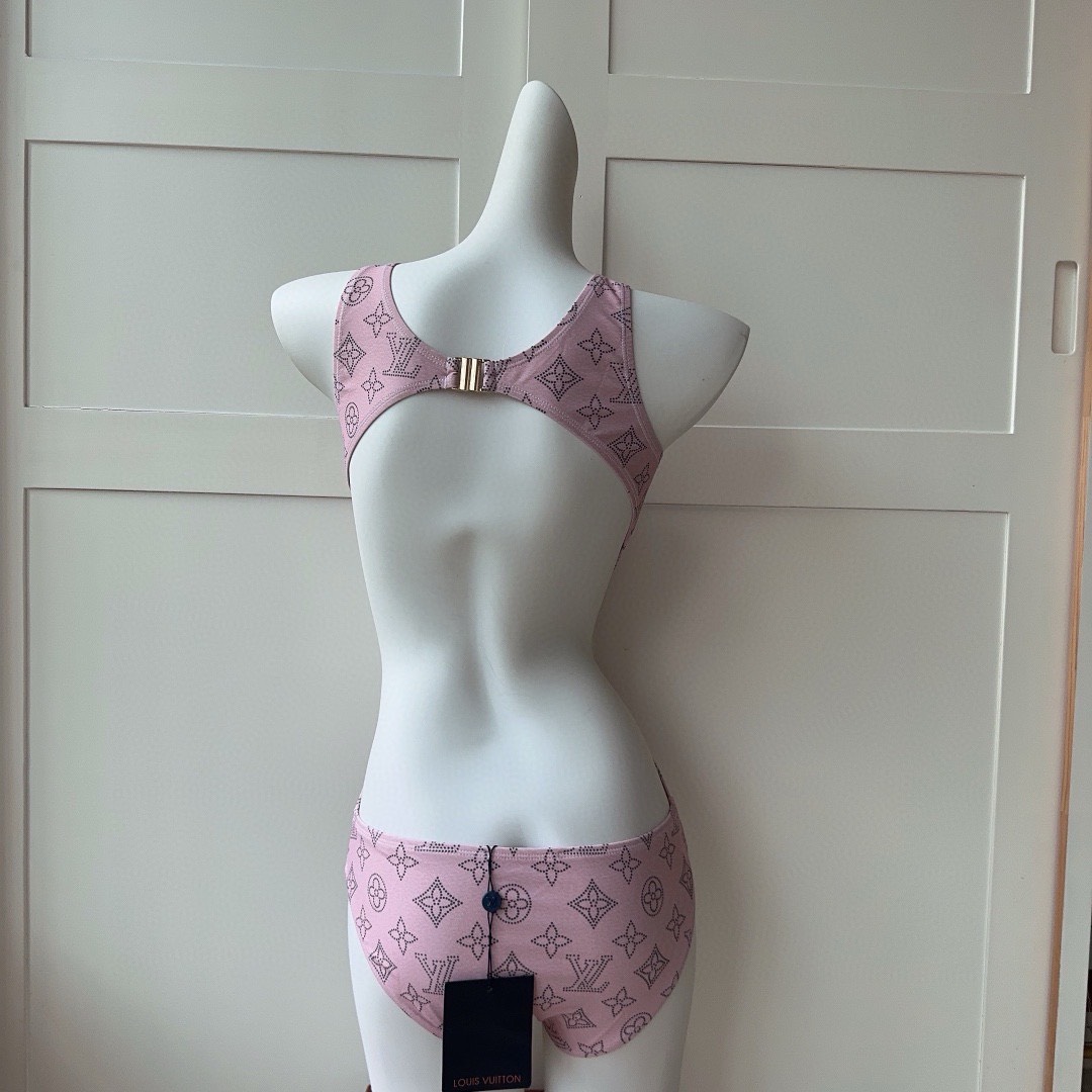 Bagsaaa L0vis Vvtt0n Mahina Pink One Piece