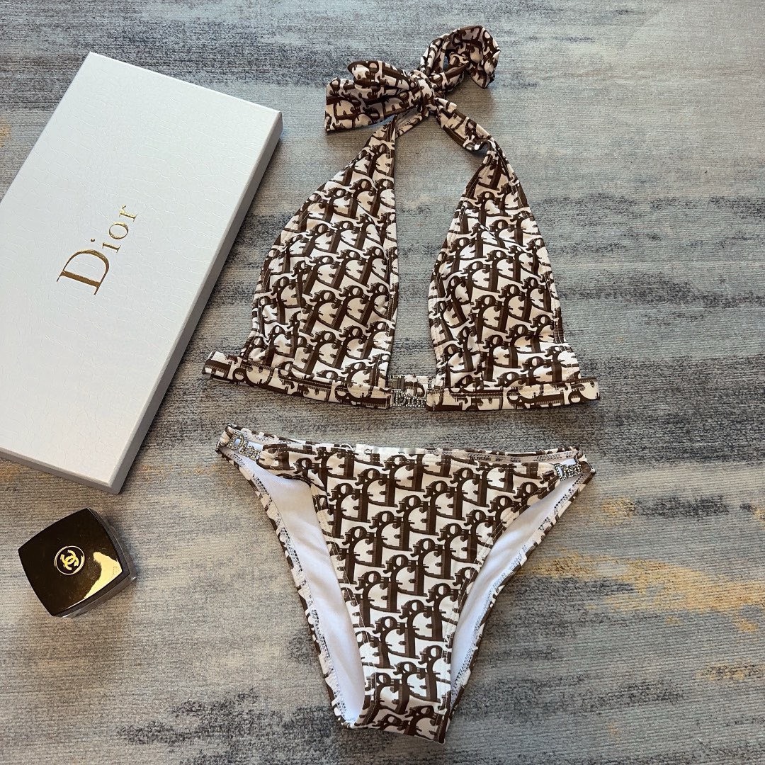 Bagsaaa D10r Two-piece swimsuit brown Oblique 
