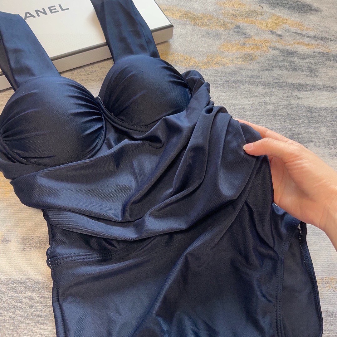 Bagsaaa Ch**el White and Black One Piece Swimwear 03