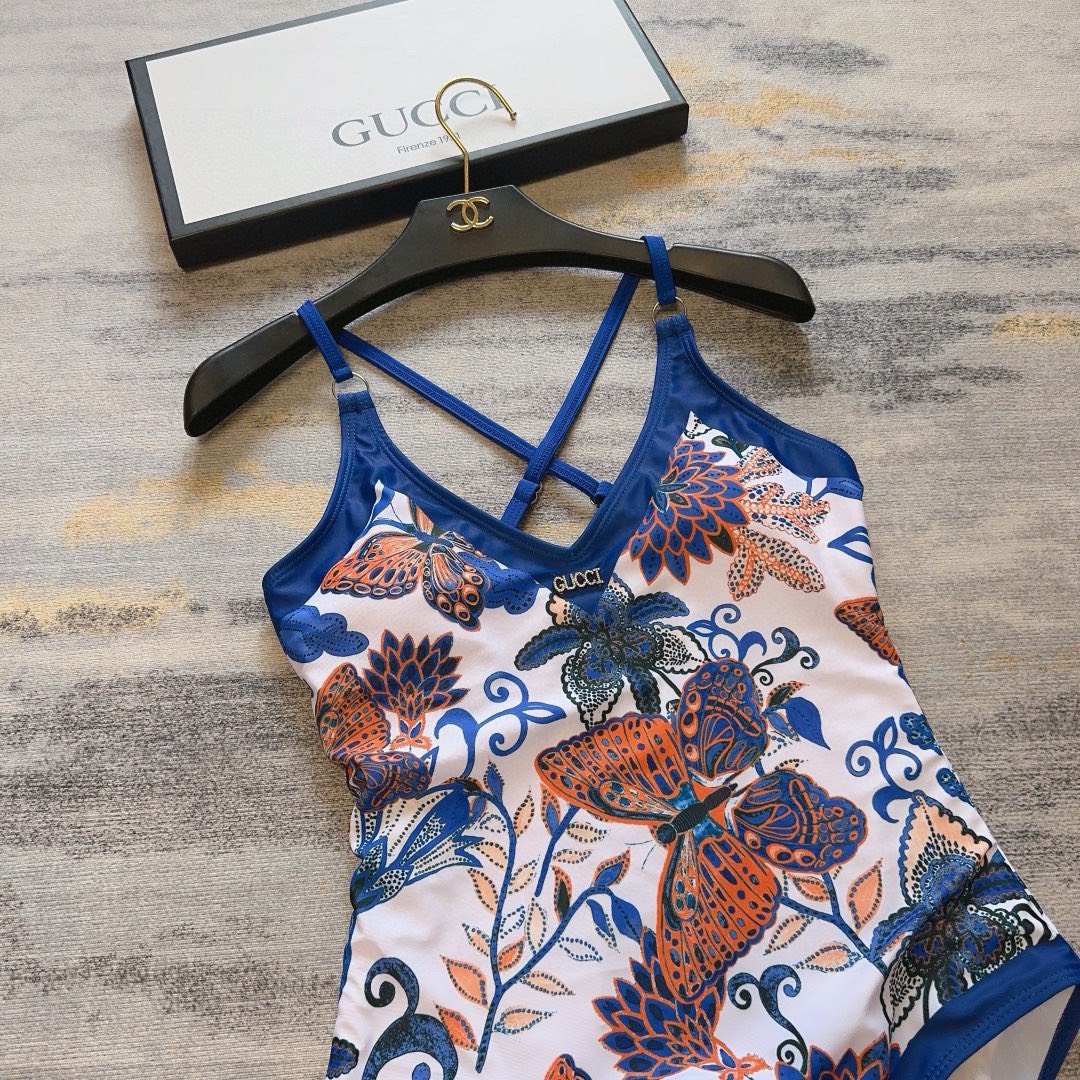 Bagsaaa Gvc*1 Blue Flower One Piece Swimwear