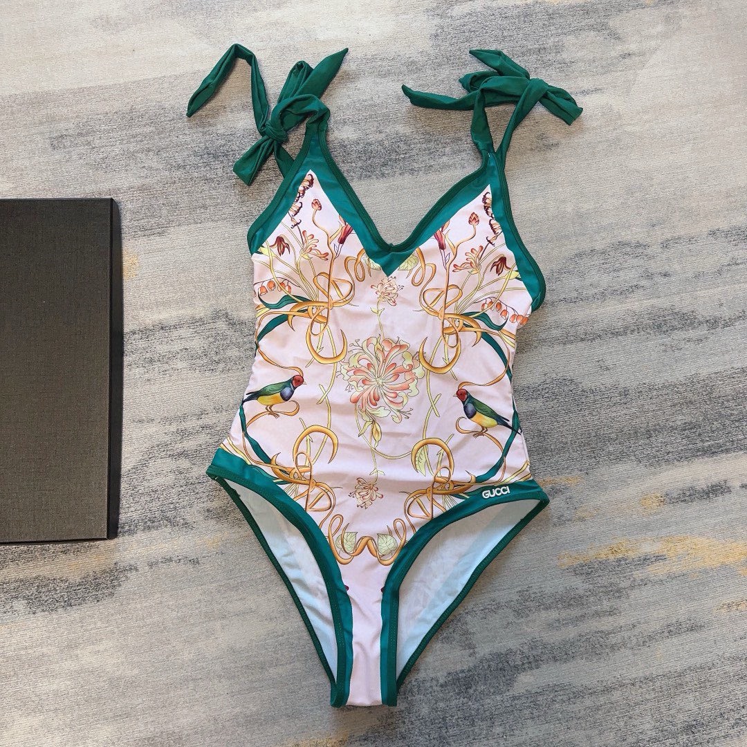 Bagsaaa Gvc*1 Green Flower One Piece Swimwear