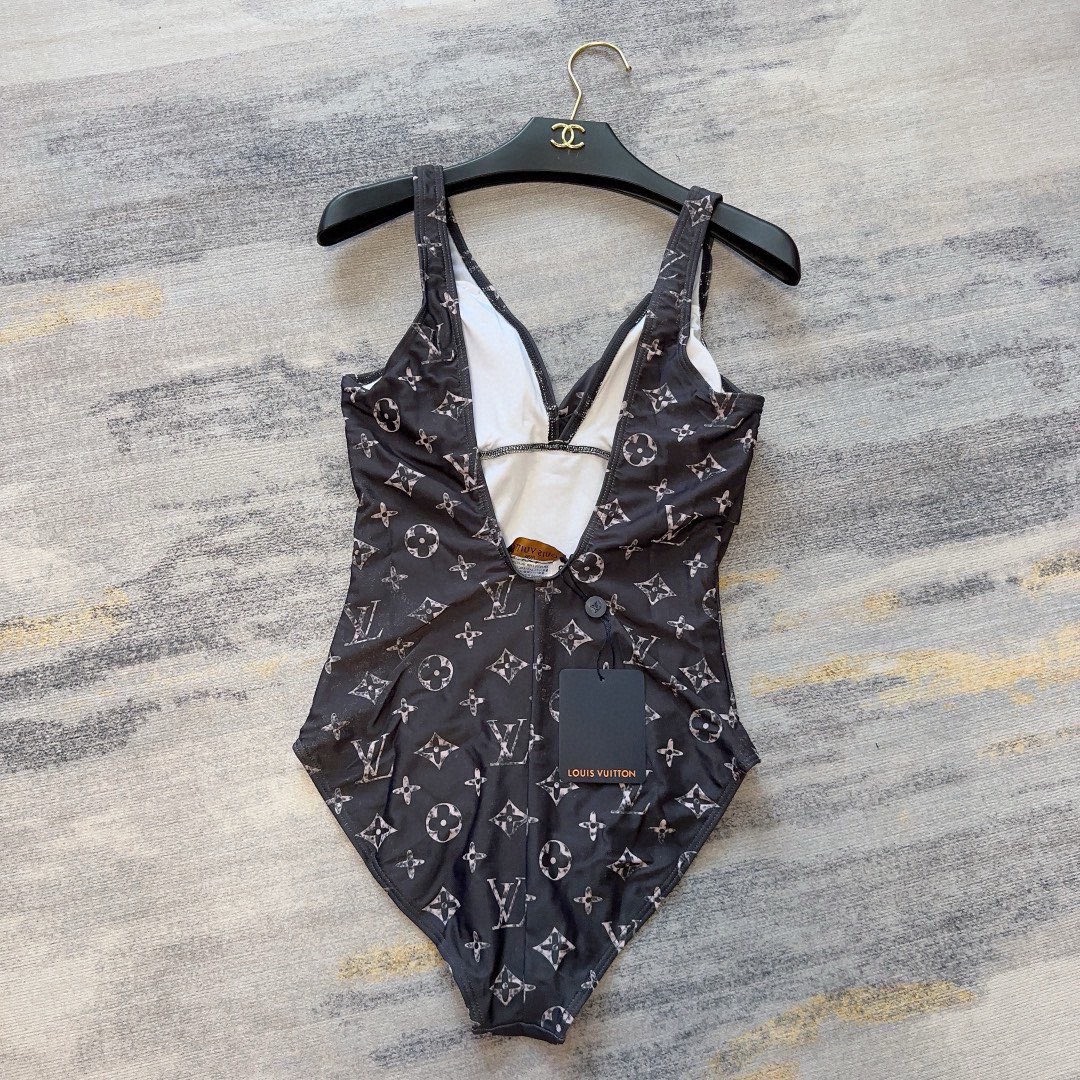Bagsaaa L0vis Vvtt0n One-piece swimsuit black monogram