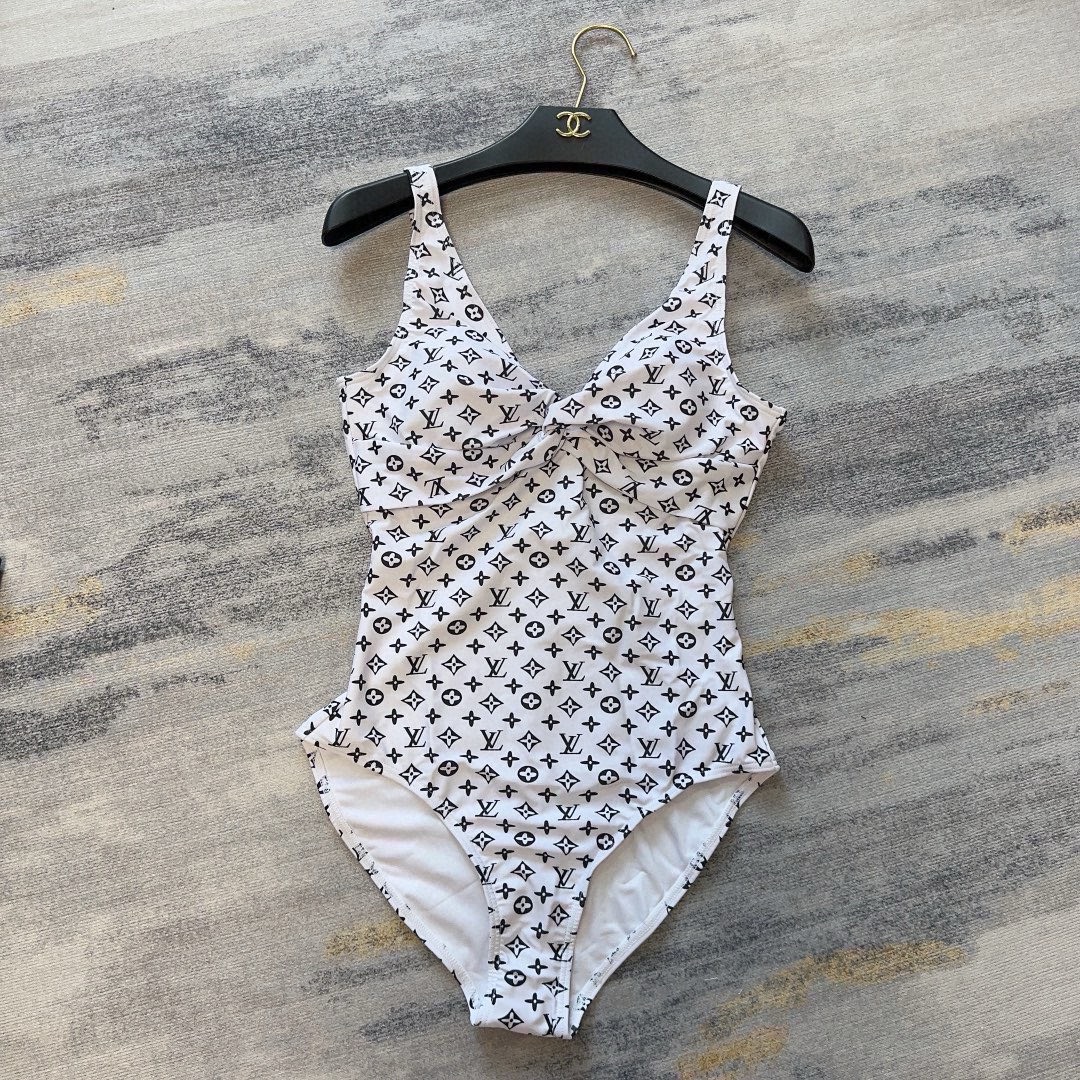 Bagsaaa L0vis Vvtt0n One-piece swimsuit white monogram