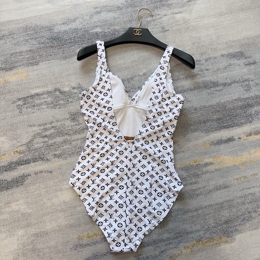 Bagsaaa L0vis Vvtt0n One-piece swimsuit white monogram