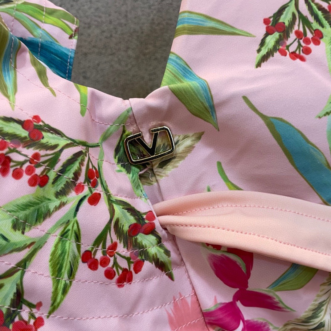 Bagsaaa Va1e*ntin0 Flower Pink One Piece Swimwear
