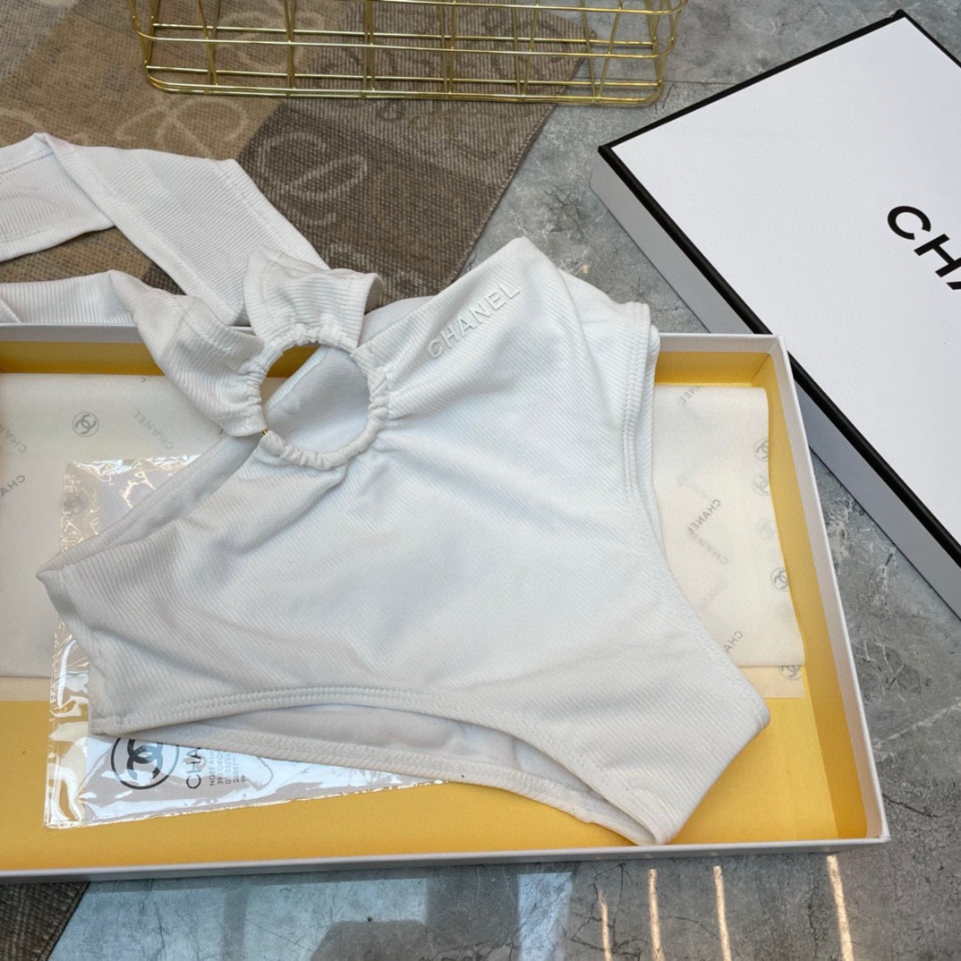 Bagsaaa Ch**el White Bikini 03