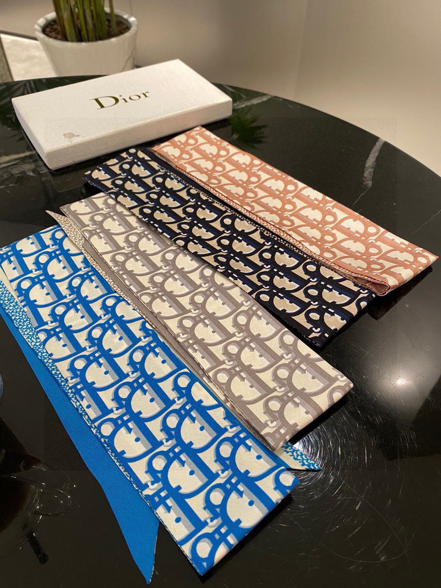 Bagsaaa D10r Oblique Mitzah Scarf Silk Twilly - 6 x 105 cm