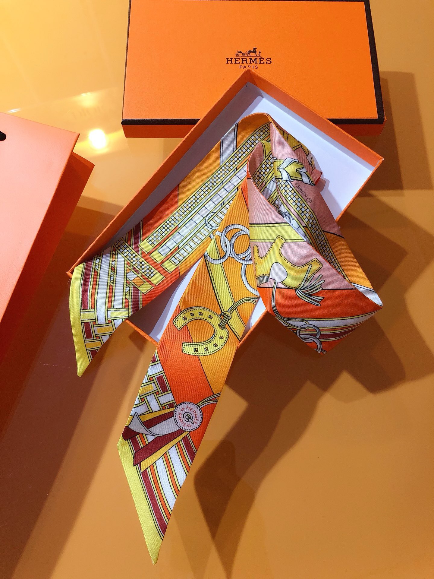 Bagsaaa H**me5 Horse Orange Twilly - 5 x 86 cm