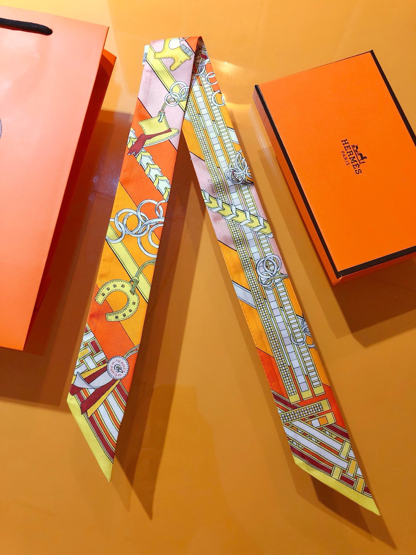 Bagsaaa H**me5 Horse Orange Twilly - 5 x 86 cm