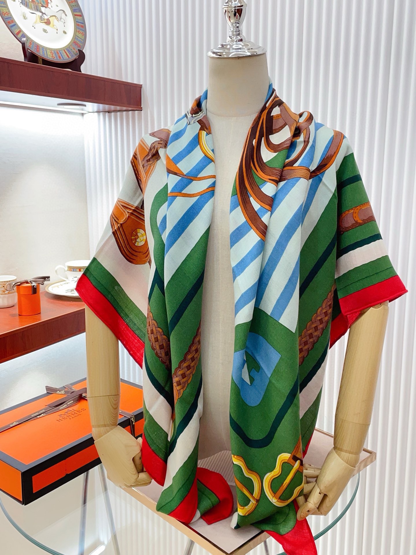 Bagsaaa H**me5 Scarf in silk twill - 88.5 x 88.5 cm