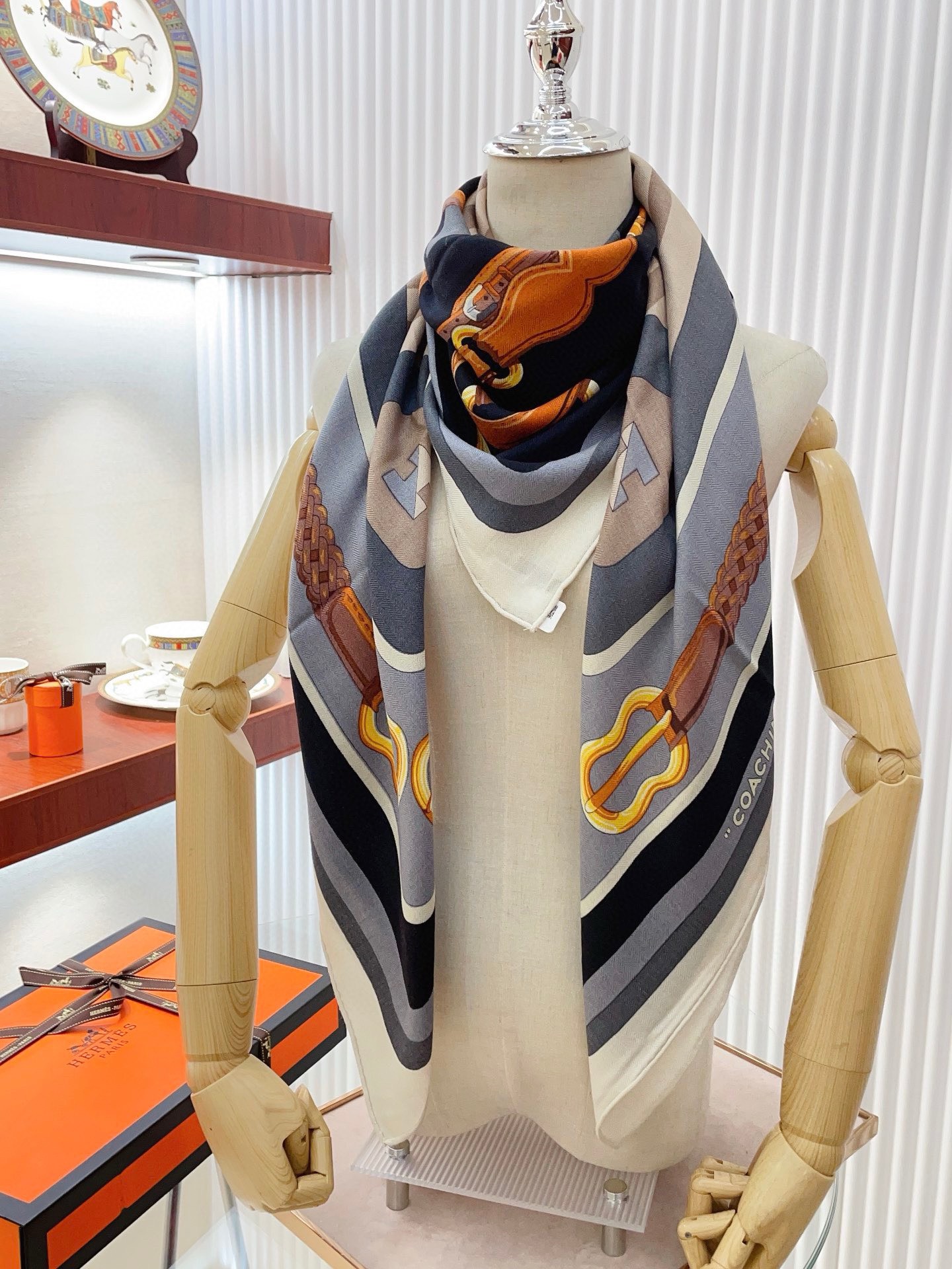 Bagsaaa H**me5 Scarf in silk twill - 88.5 x 88.5 cm