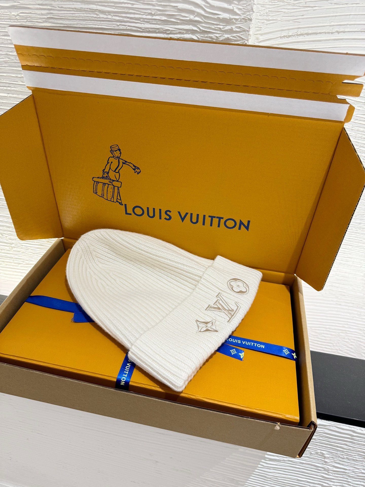 Bagsaaa L0vis Vvtt0n Beanie Monogram Logo