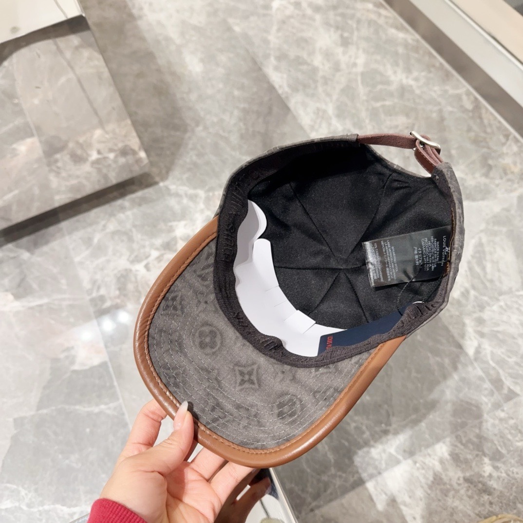 Bagsaaa L0vis Vvtt0n Grey Cap