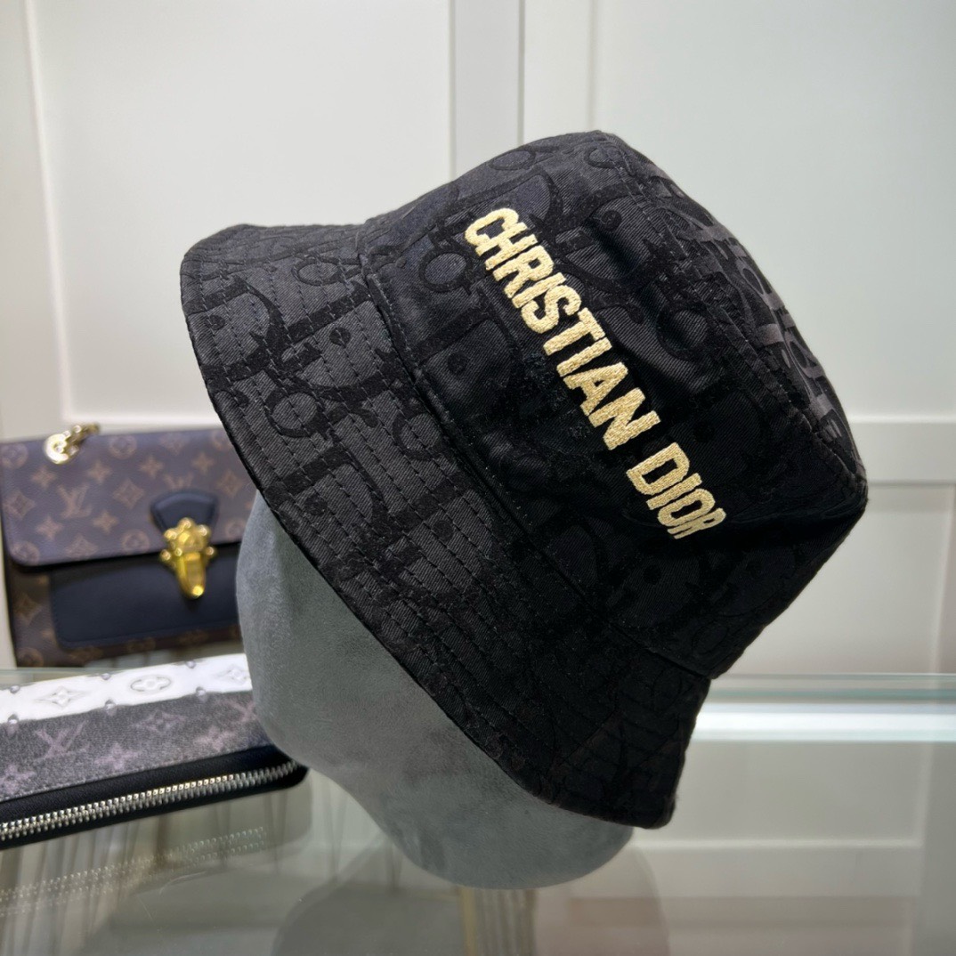 Bagsaaa D10r Bucket Hat