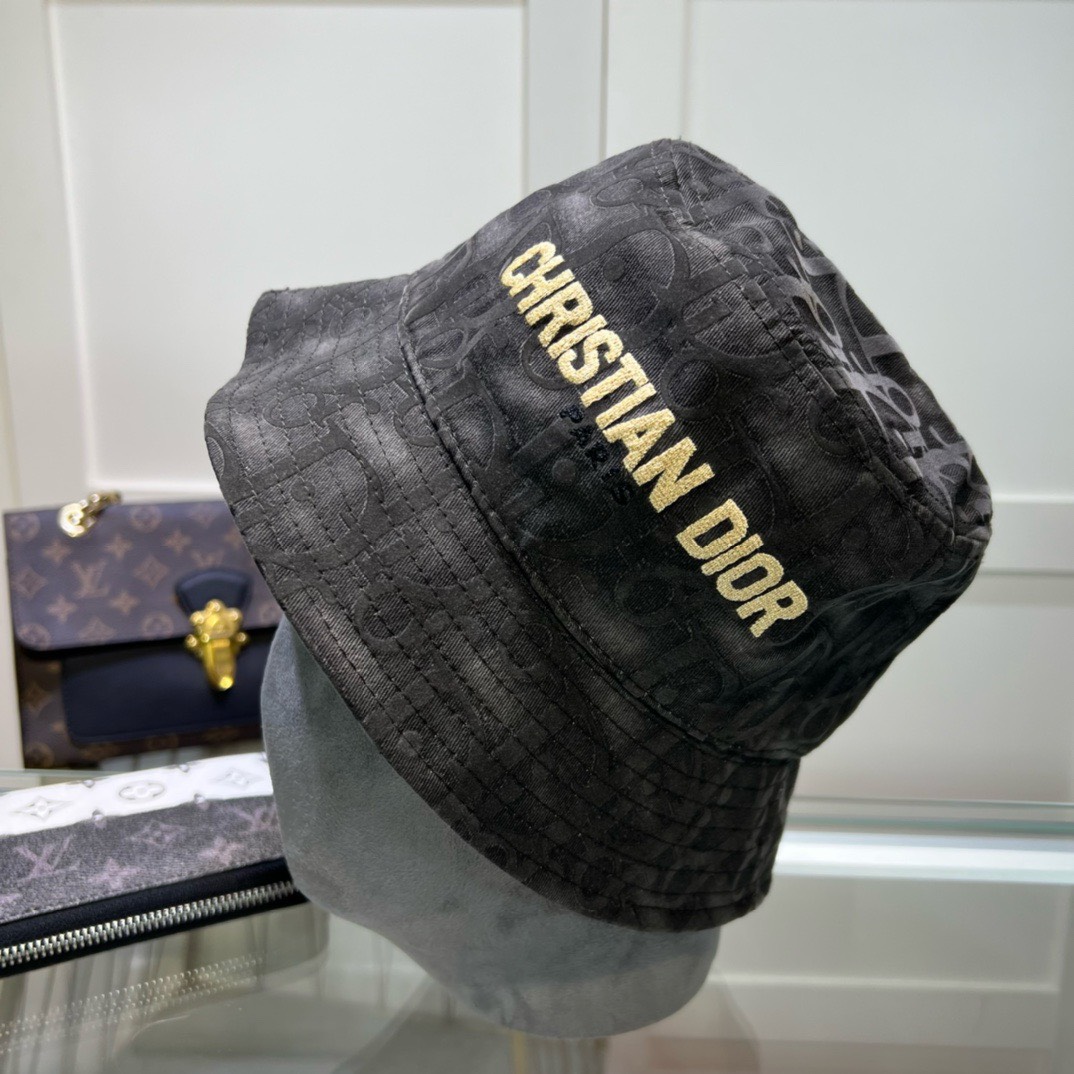 Bagsaaa D10r Bucket Hat