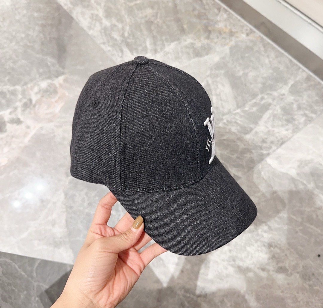 Bagsaaa L0vis Vvtt0n Grey Cap 02