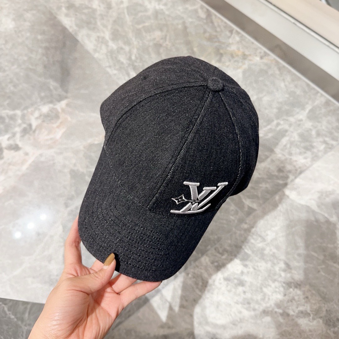 Bagsaaa L0vis Vvtt0n Grey Cap 02