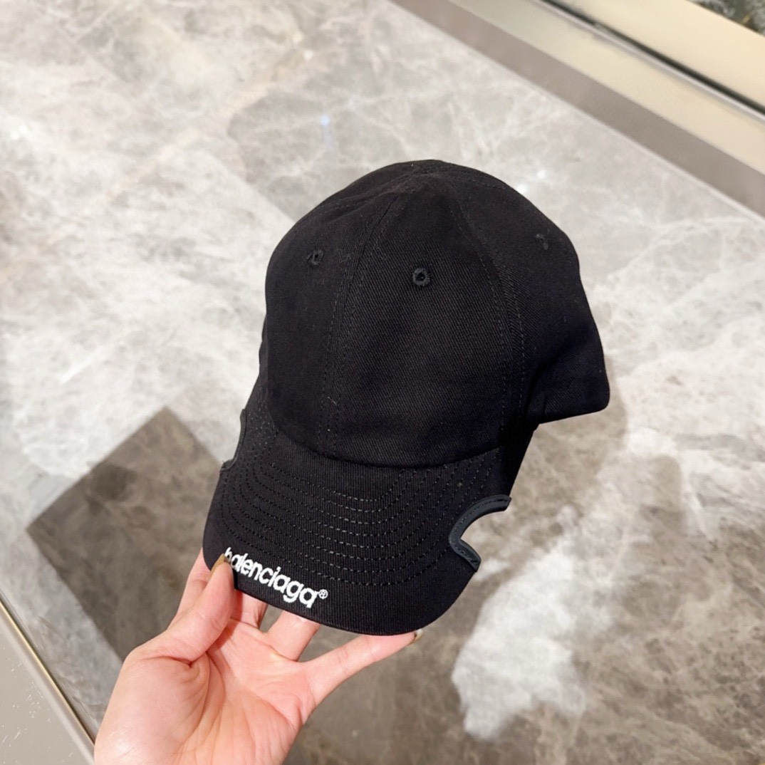 Bagsaaa Ba1en*iaga logo-embroidered cut-out cap black