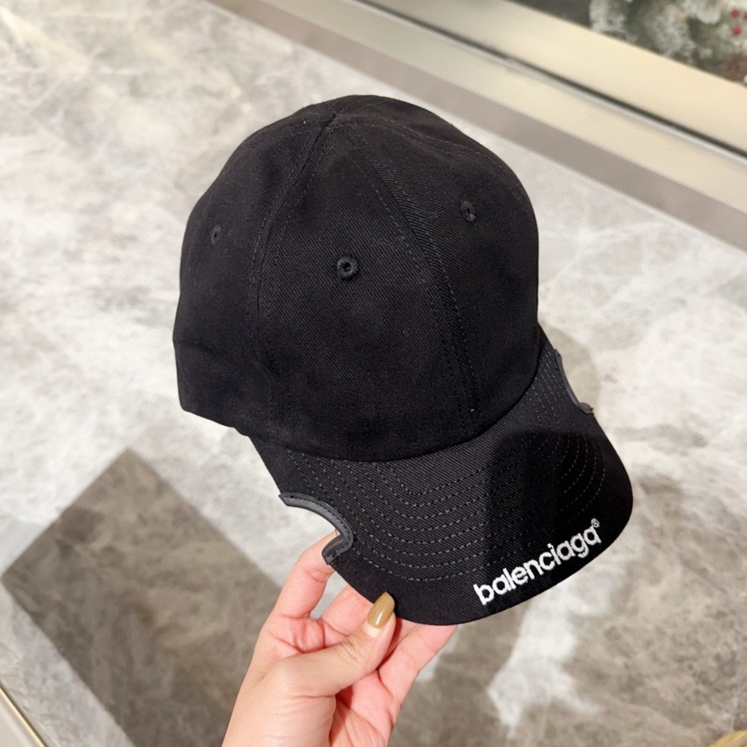 Bagsaaa Ba1en*iaga logo-embroidered cut-out cap black