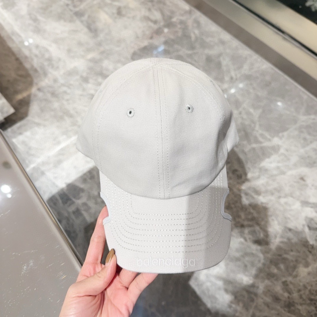 Bagsaaa Ba1en*iaga logo-embroidered cut-out cap white