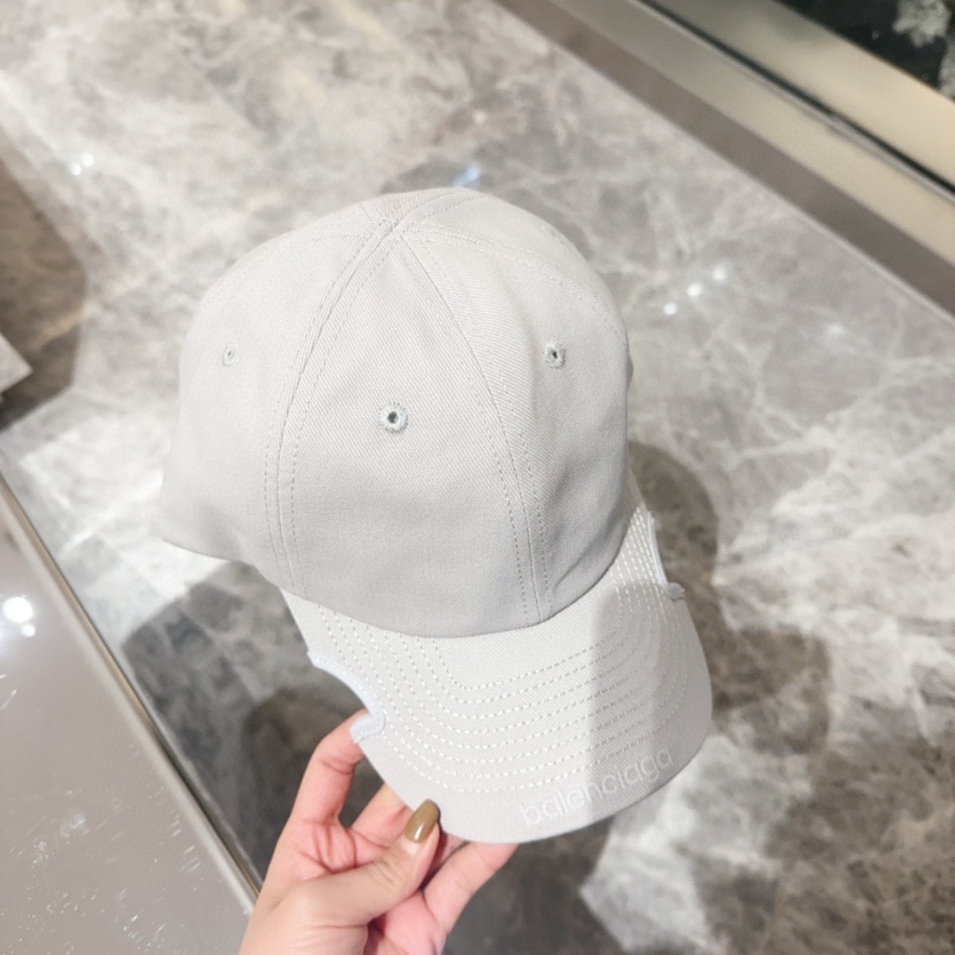 Bagsaaa Ba1en*iaga logo-embroidered cut-out cap white