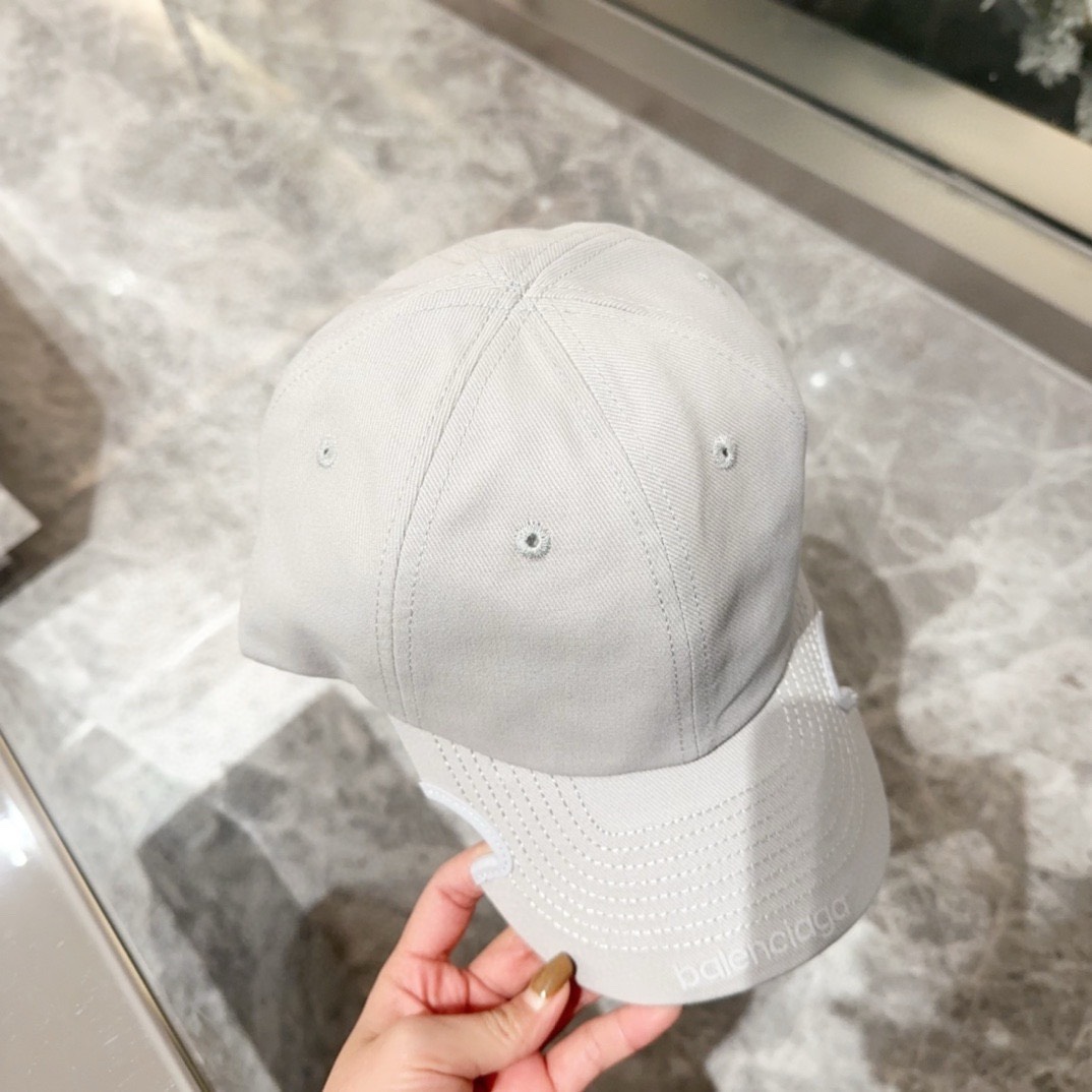 Bagsaaa Ba1en*iaga logo-embroidered cut-out cap white