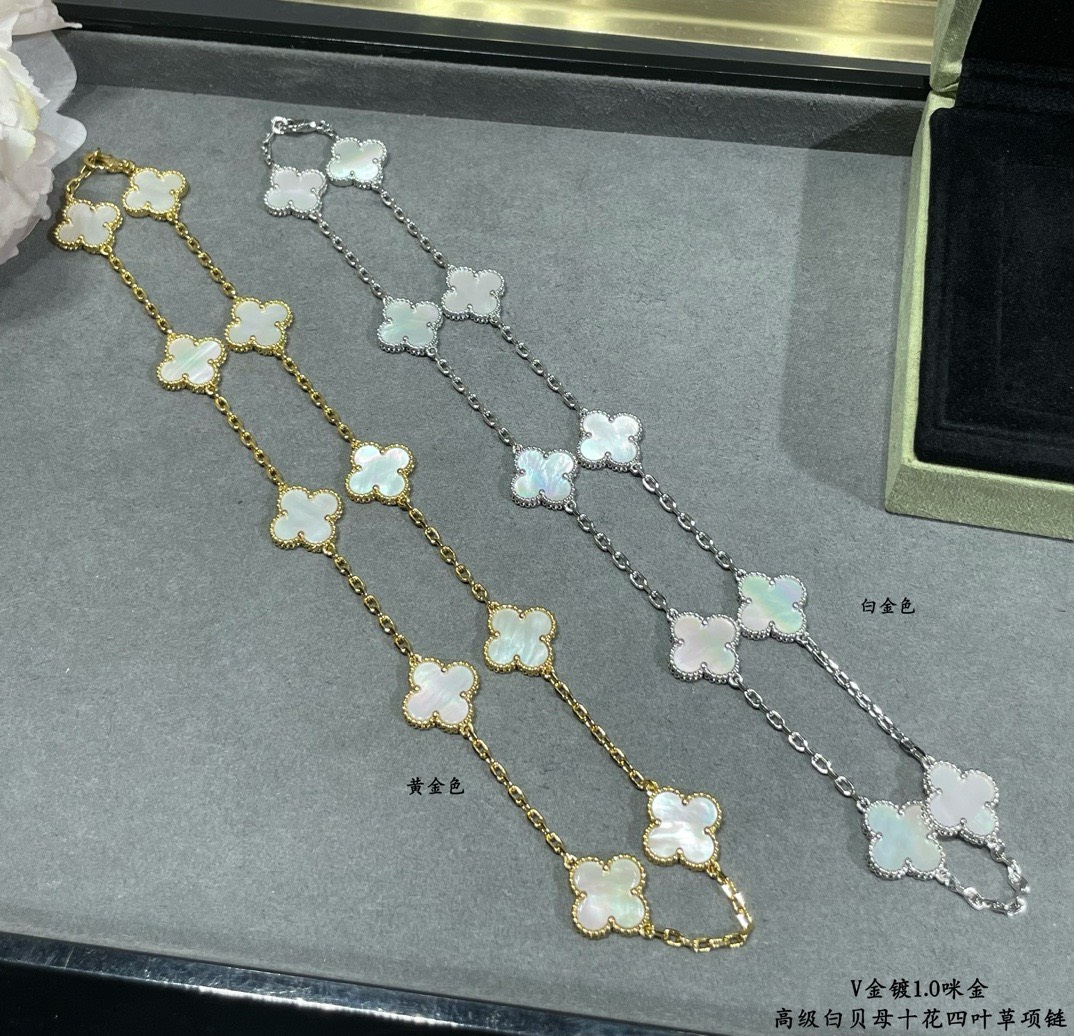 Bagsaaa V*n Cl**f & Arp*1s Vinatge Alhambra necklace, 10 motifs, mother of pearls