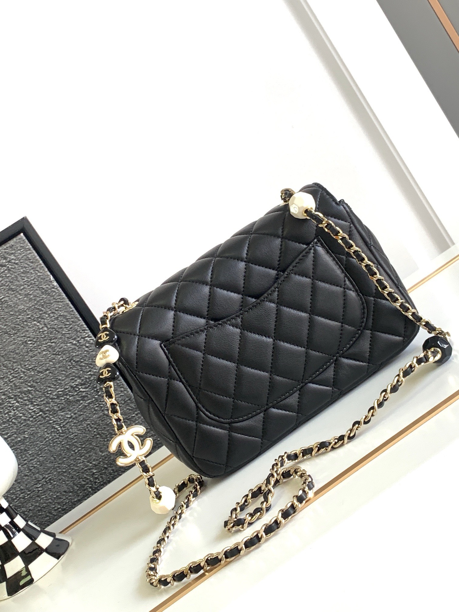 Bagsaaa Ch**el 23K Black Bag With Heart Chain - 19cm