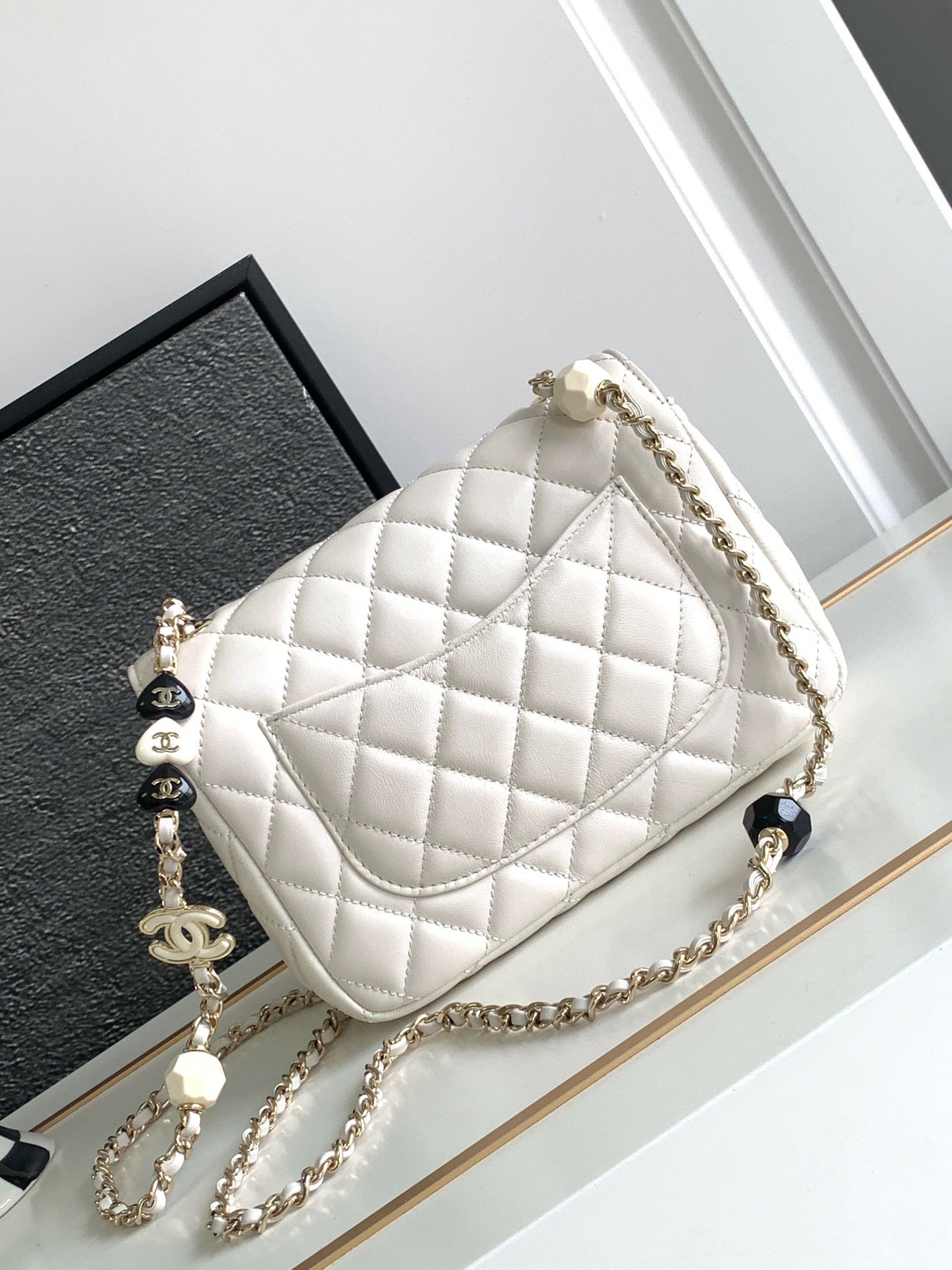 Bagsaaa Ch**el 23K White Bag With Heart Chain - 19cm